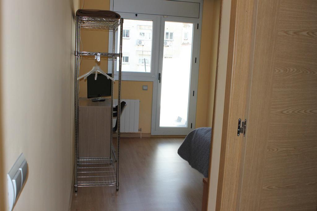 Hostal Cal Siles Эль-Прат-де-Льобрегат Экстерьер фото