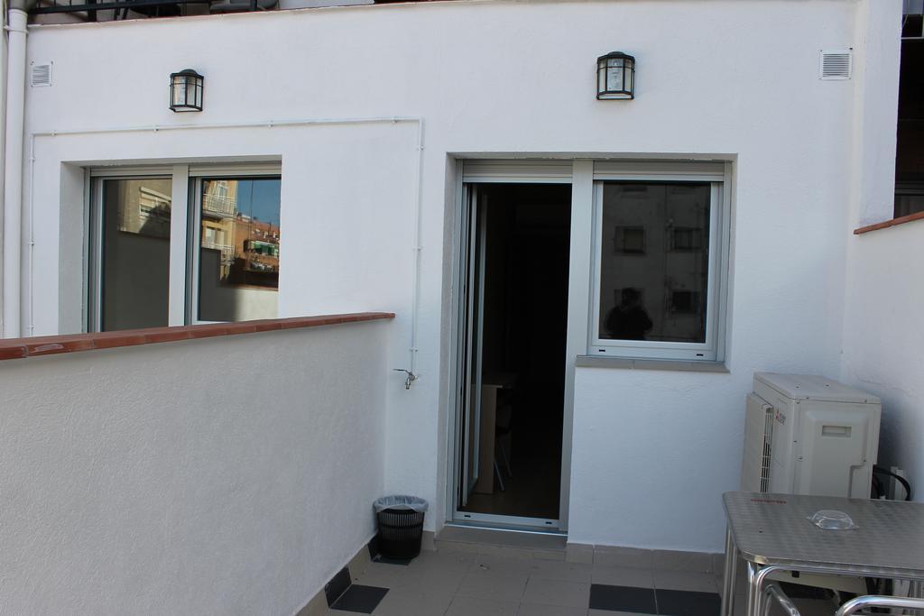 Hostal Cal Siles Эль-Прат-де-Льобрегат Экстерьер фото