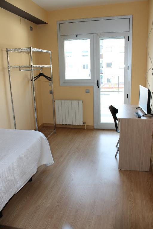 Hostal Cal Siles Эль-Прат-де-Льобрегат Экстерьер фото