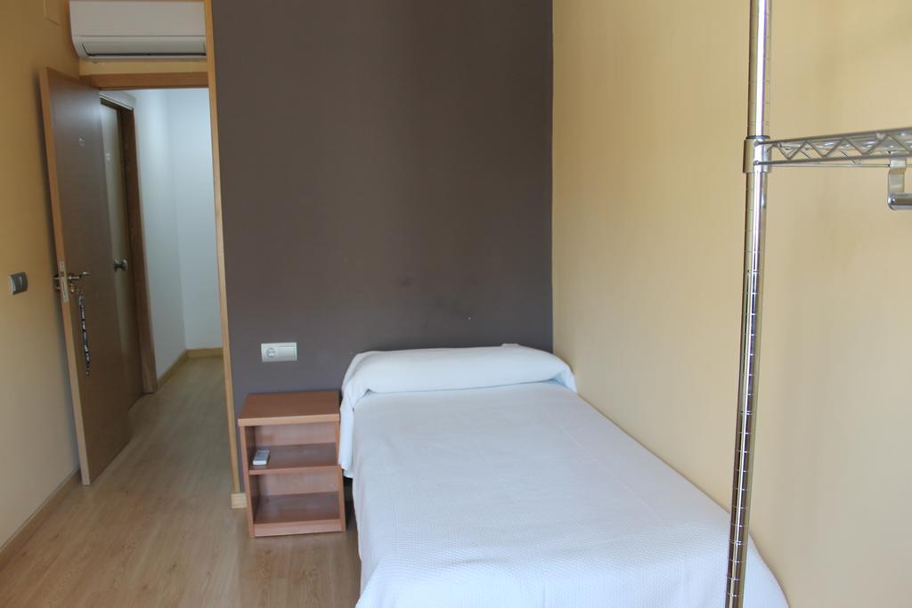 Hostal Cal Siles Эль-Прат-де-Льобрегат Экстерьер фото