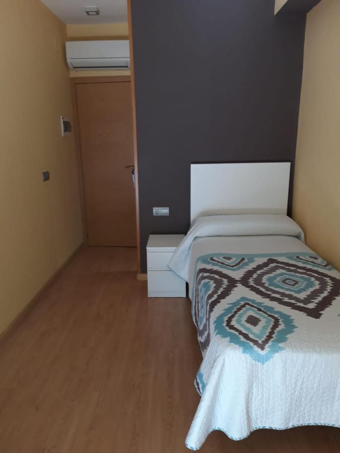 Hostal Cal Siles Эль-Прат-де-Льобрегат Экстерьер фото